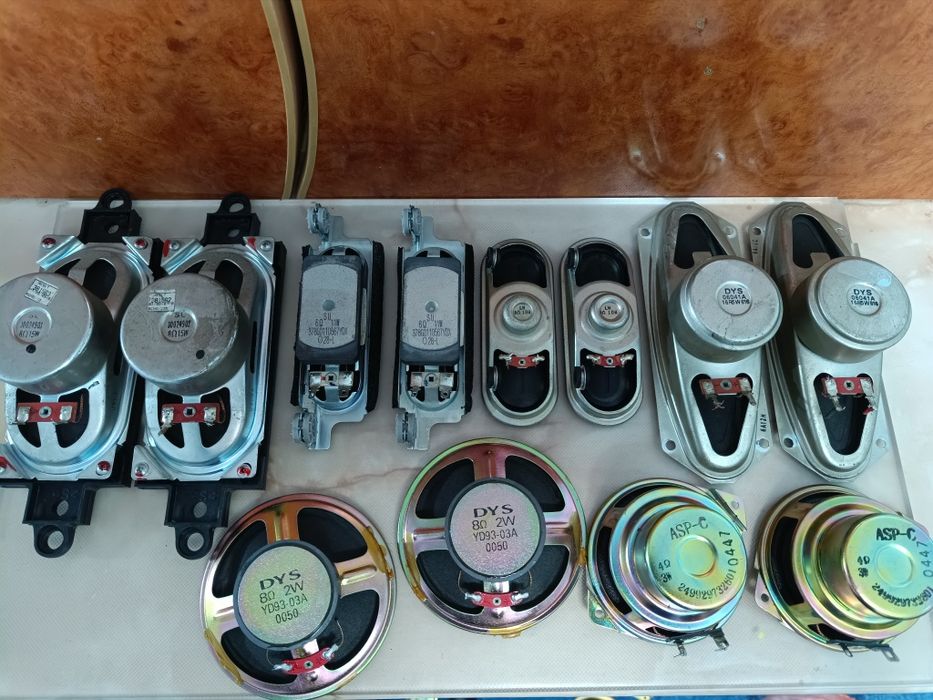 Vând difuzoare diferite