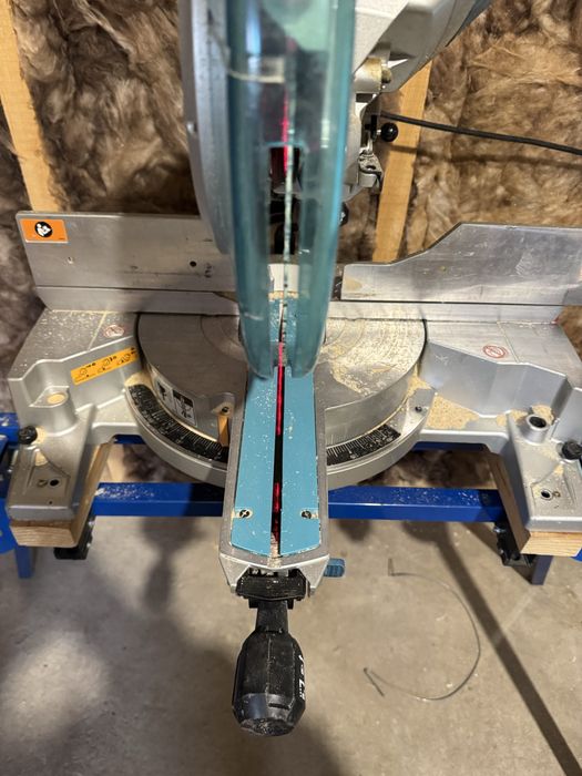 Пендула / Настолен циркуляр MAKITA LS1016L