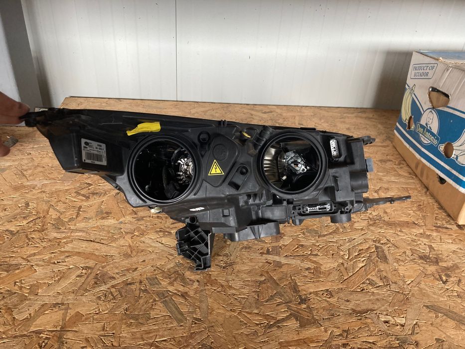 Ляв фар. Фарове. Ford Kuga. Форд Куга. 16-20г. Би ксенон.
