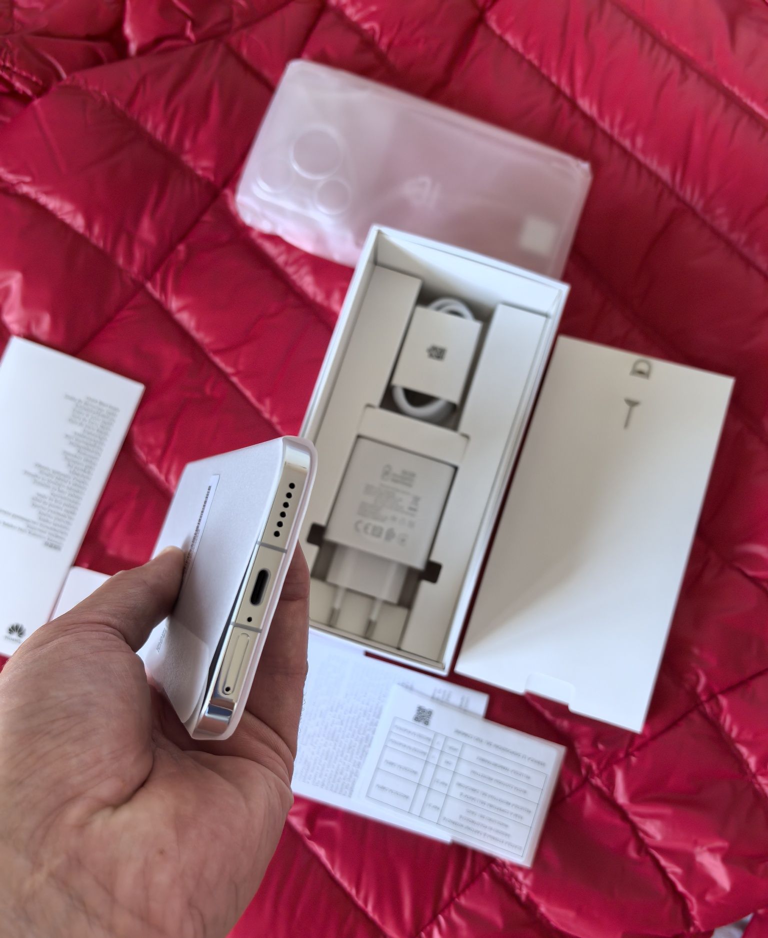 Невключван Huawei pura 70 с 3 години гаранция!