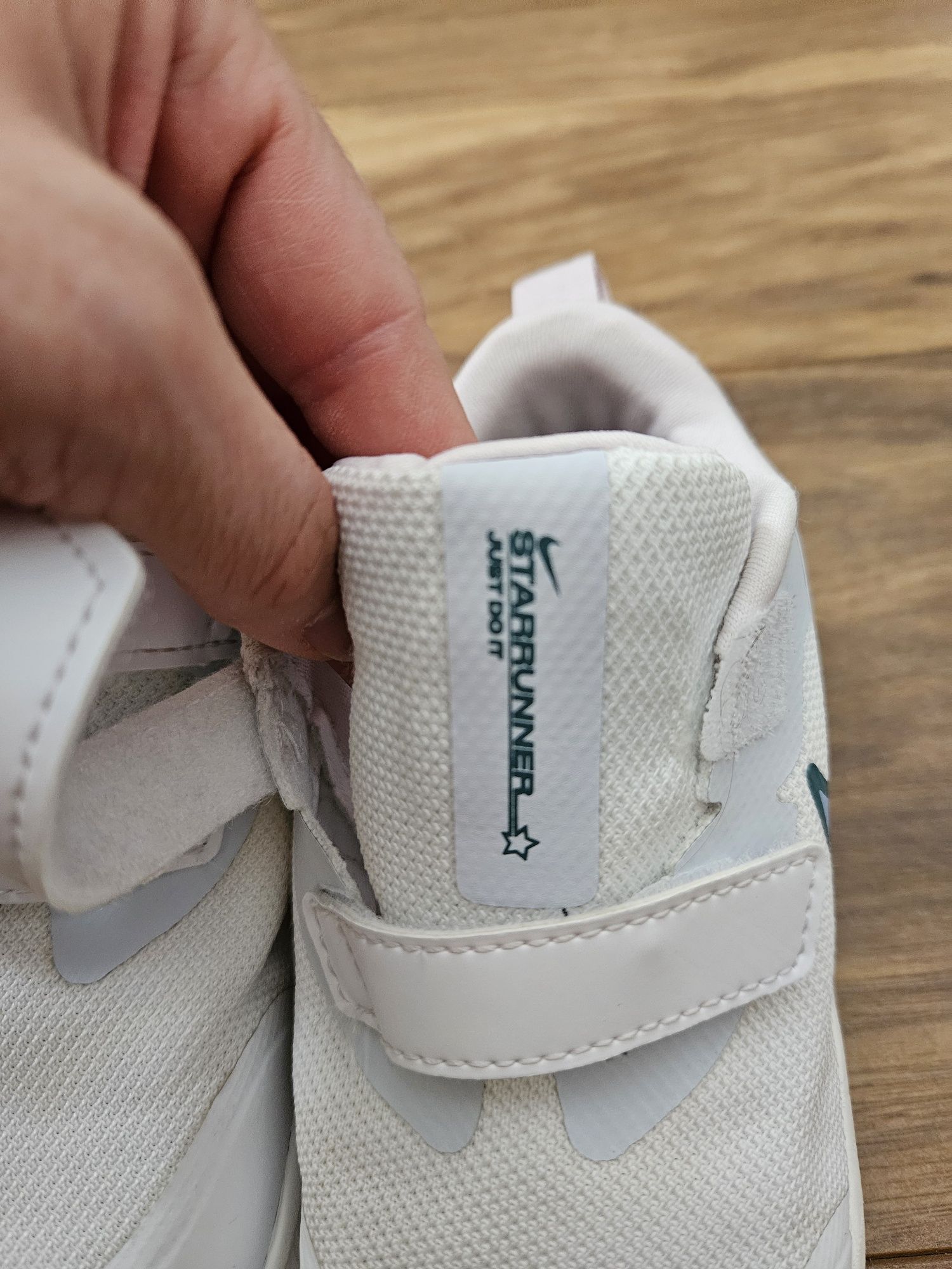 Маратонки Nike 27 номер