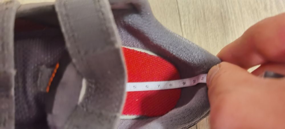 Adidași copii Nike mărimea 28.5  interior 18.7 cm