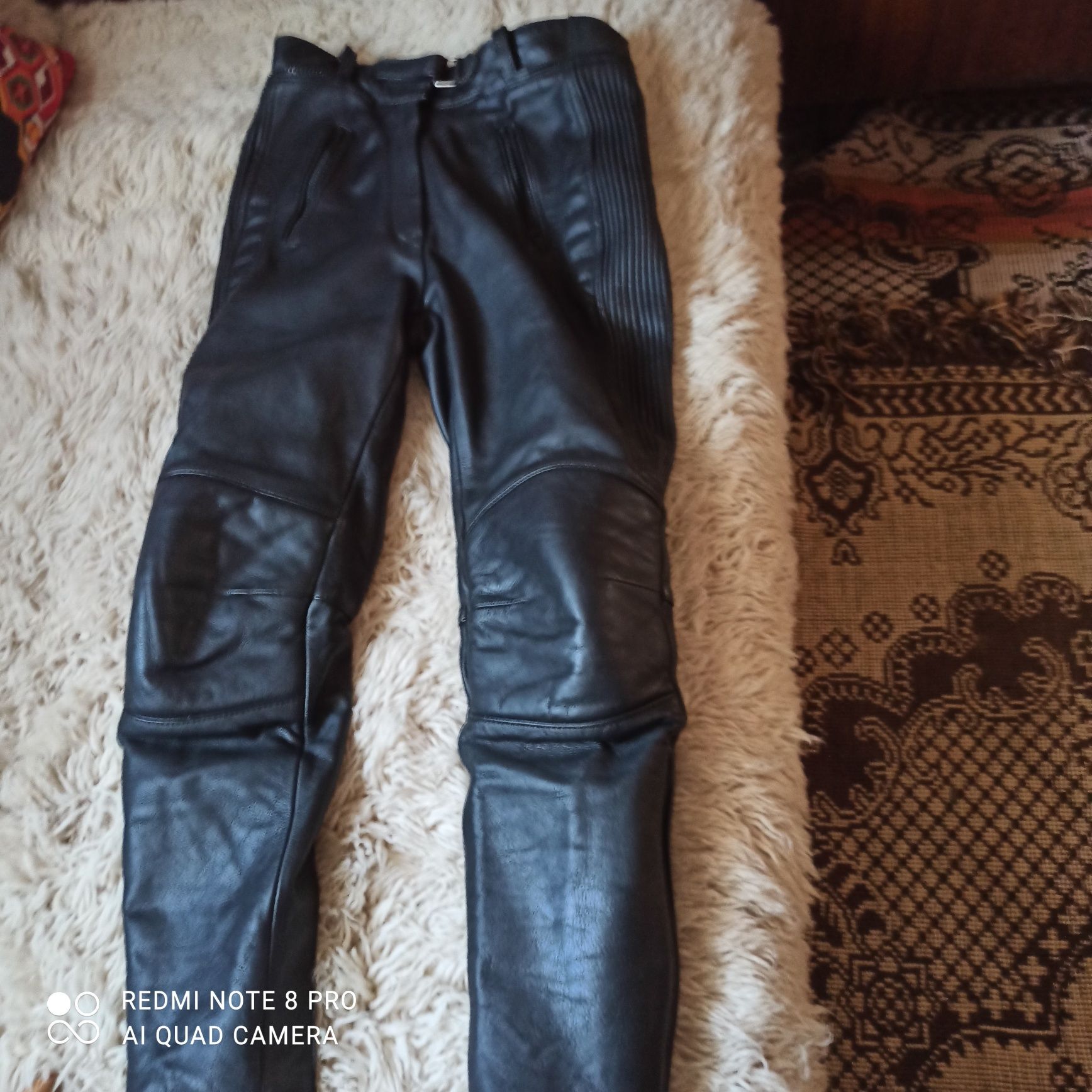 Панталони за мотоциклет