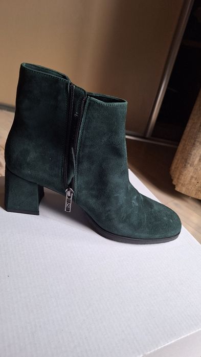 Ботуши и боти естествен велур