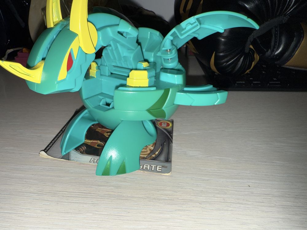 Bakugan lot 3 , mai multe poze pe cont