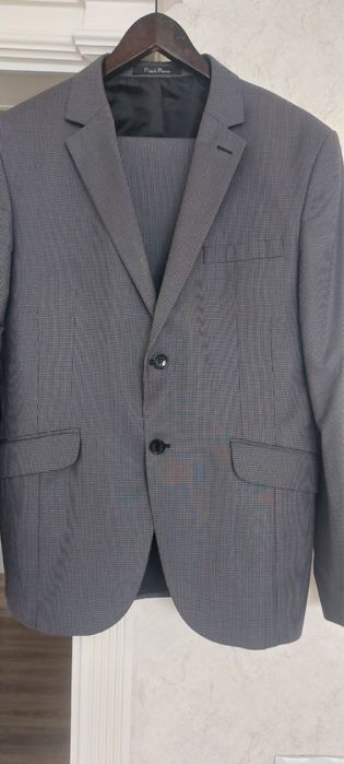 Продам брючный костюм