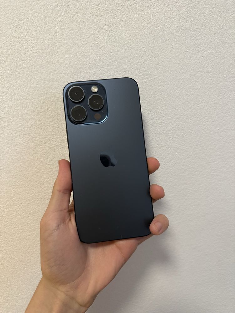 Vand iphone 15 pro max 86% albastru