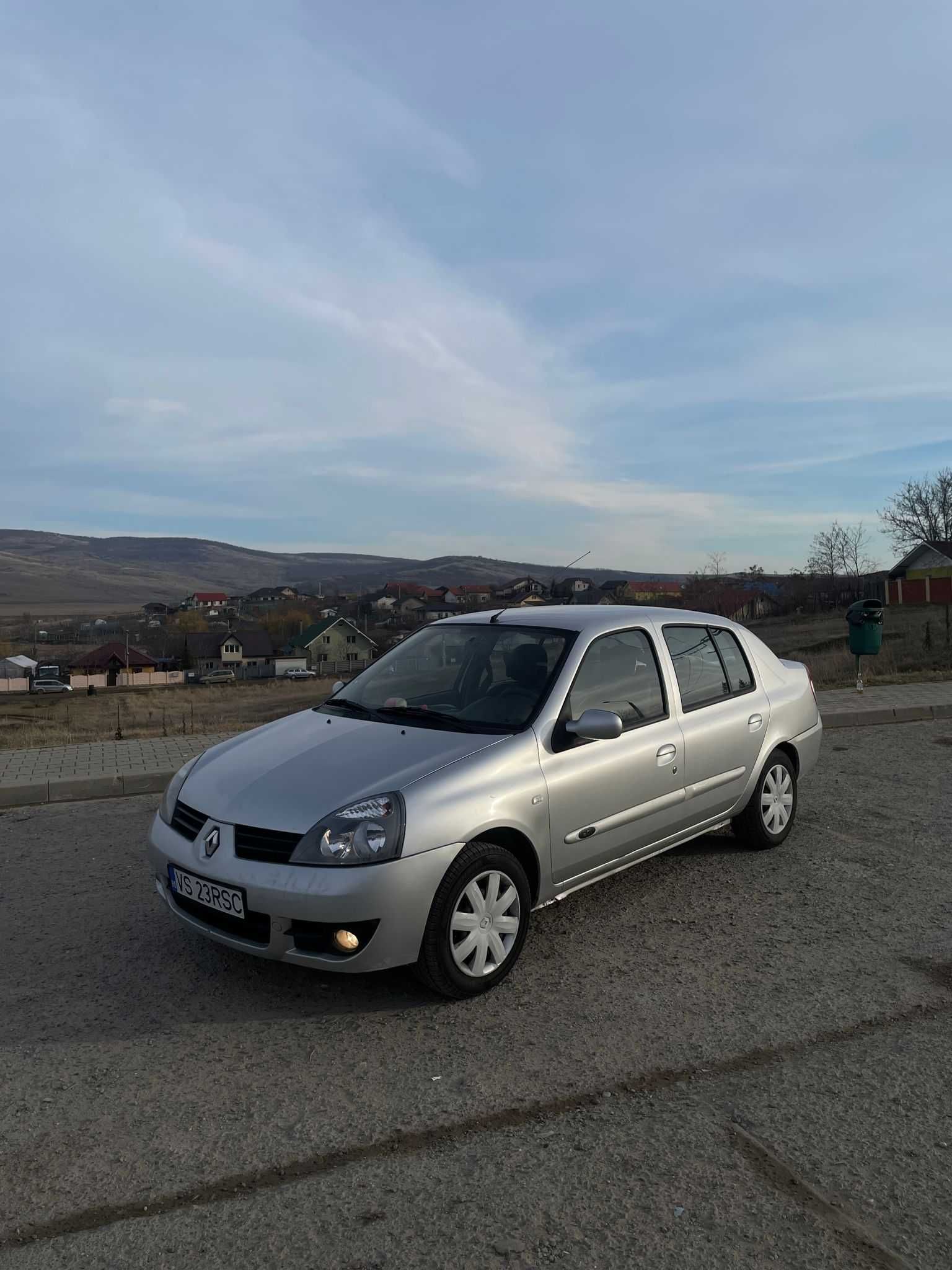 De vanzare Renault Symbol 1.5 dCi 65 cp an 2008