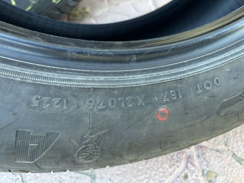 Чисто нови гуми, летни (на 100км) 235/55/19