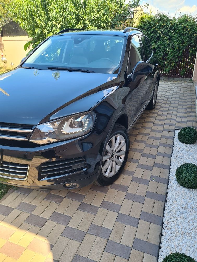 Vând Volkswagen Touareg