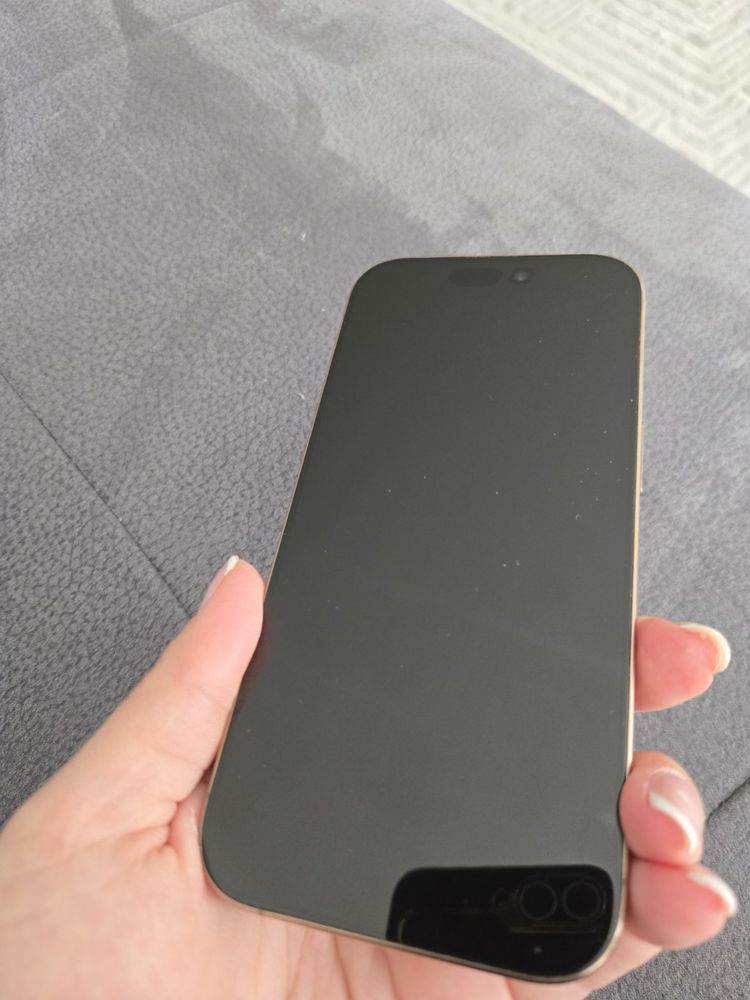 Продавам iPhone 16 Pro 128GB Gold – Гаранционен, Отлично Състояние
