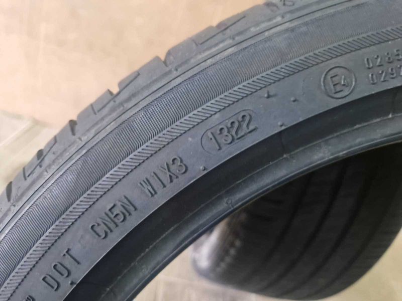 2 Barum R18 225/40
летни гуми DOT1322