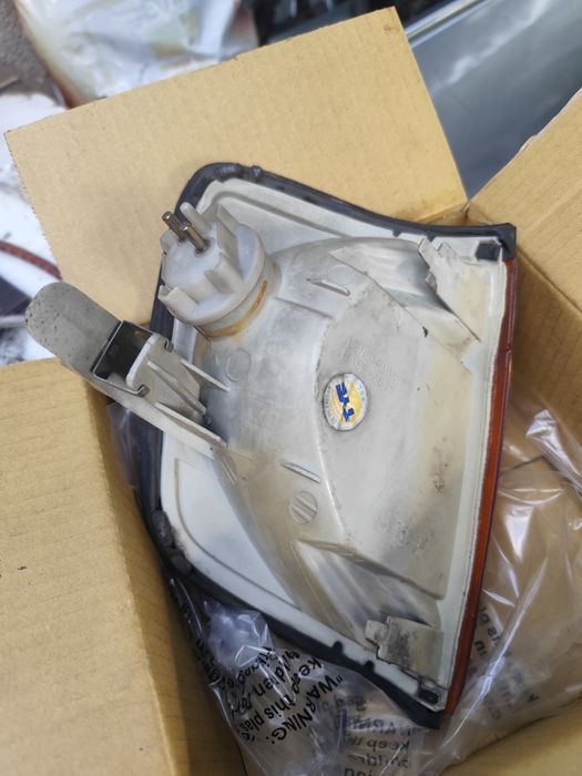 Комплект фарове с мигачи Мерцедес 124