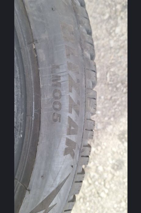 Bridgestone Blizzak 225/45/17 DOT 2923