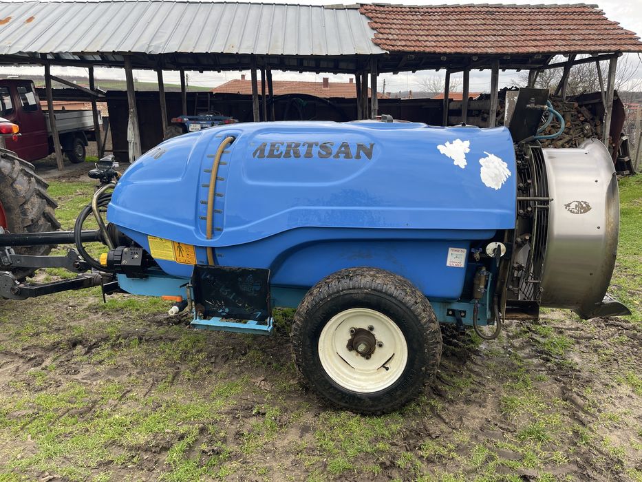 Вентилаторна пръскачка MERTSAN 1600л.