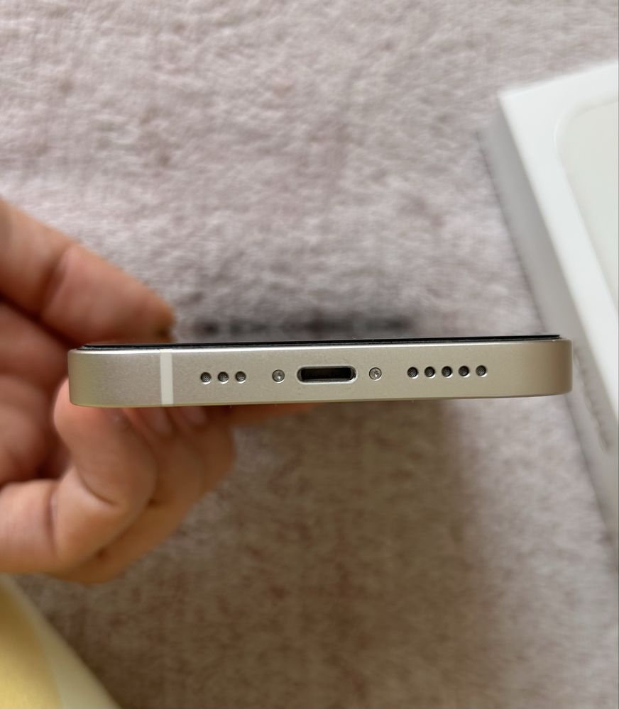 Продава се Iphone 13