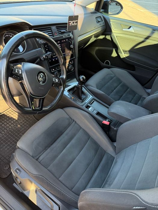 Servicii detailing interior auto la domiciliu.