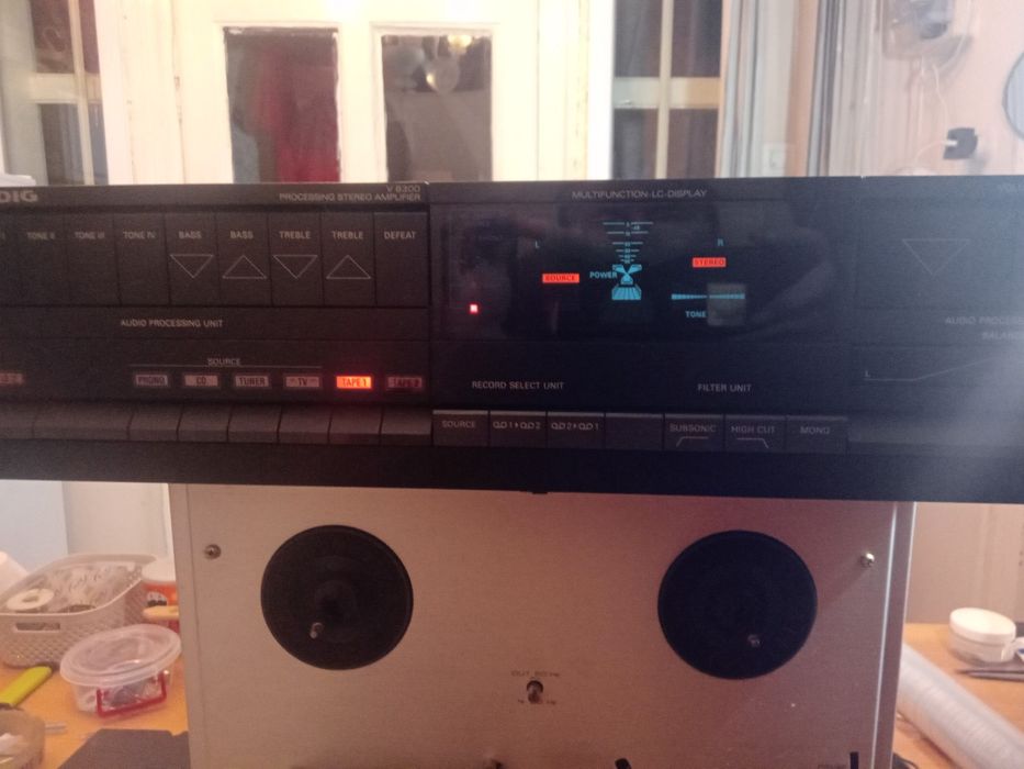 Amplificator 2x70W Grundig model V8300 s