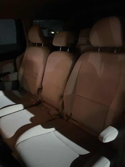 Kia Carnival. 3.3 motor