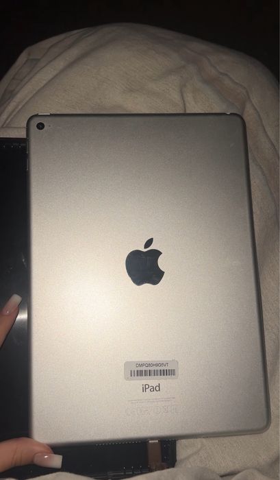 Ipad 7 (cred) aspect 10/10 cititi descrierea