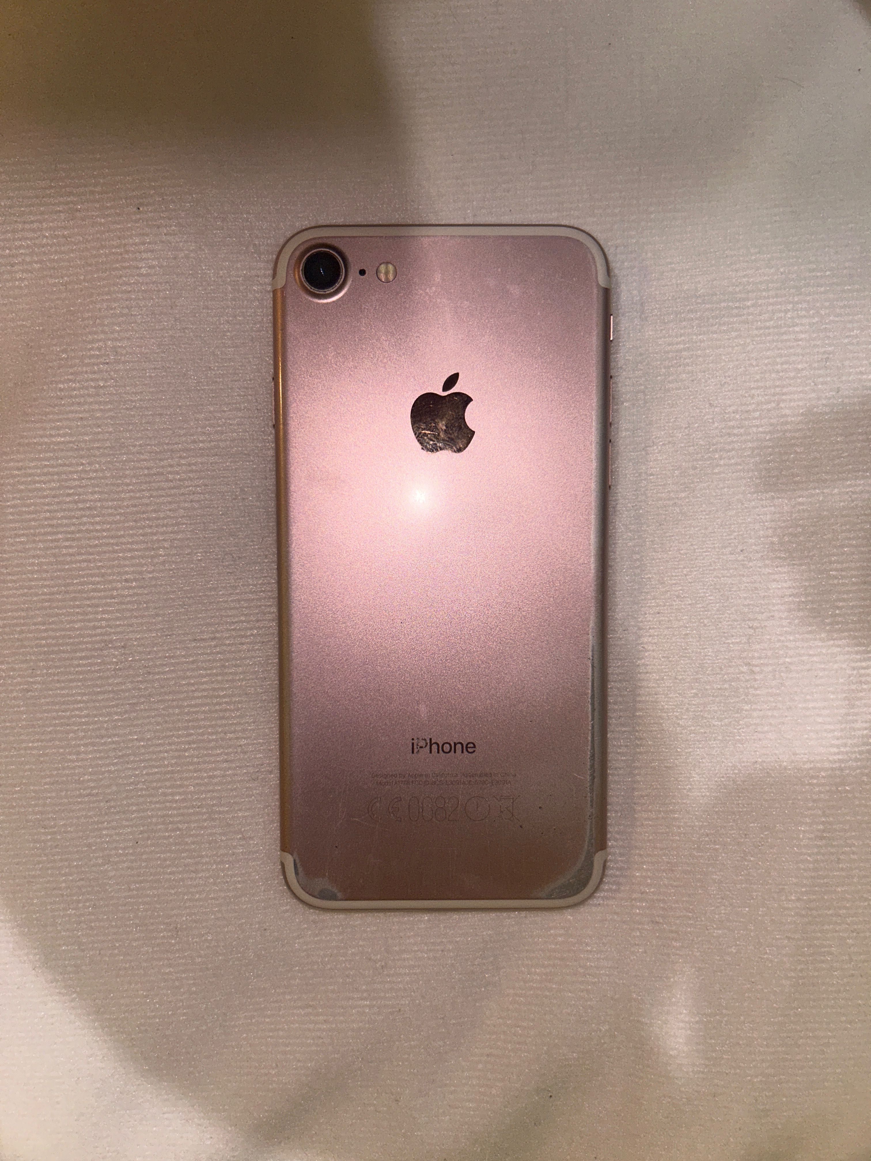 iPhone 7 в отлично състояние , 100%батерия