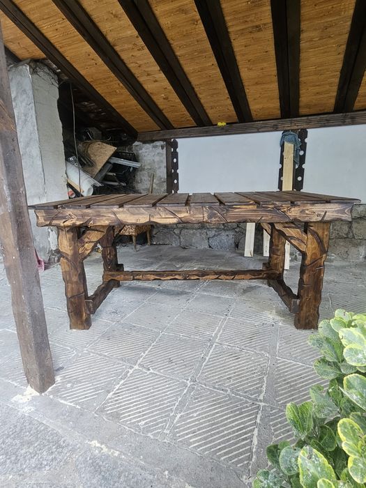 Ръчно изработена маса