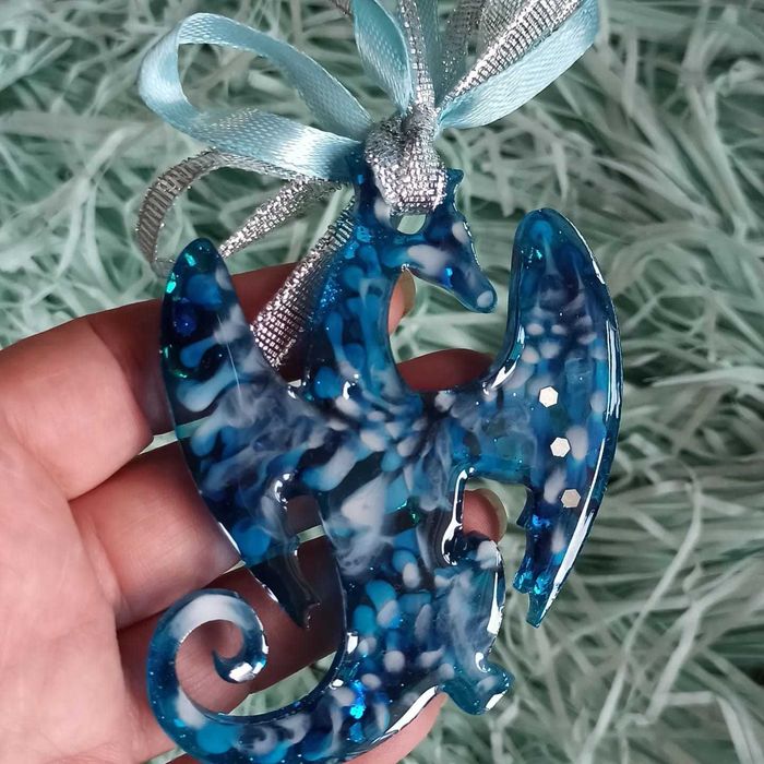 новогодние елочные игрушки на елку