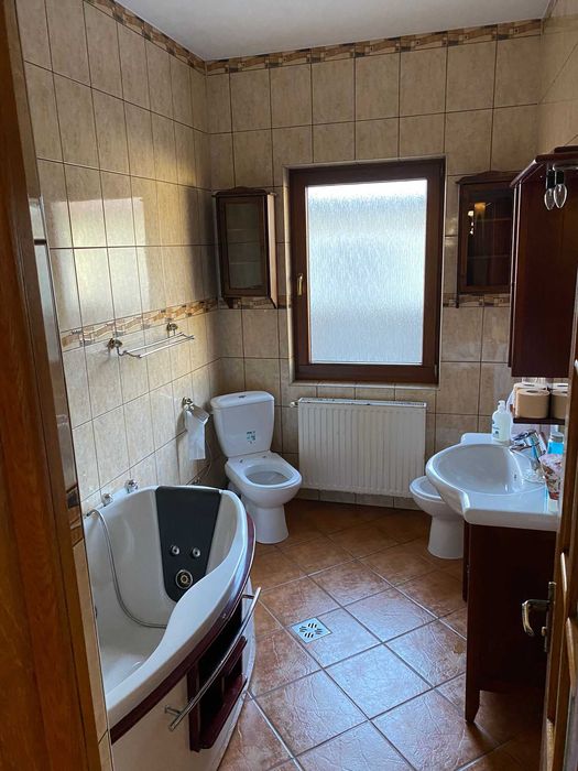 Cabana de inchiriat cu piscina 15 persoane