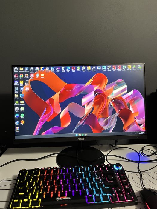 Vand monitor Acer 100hz