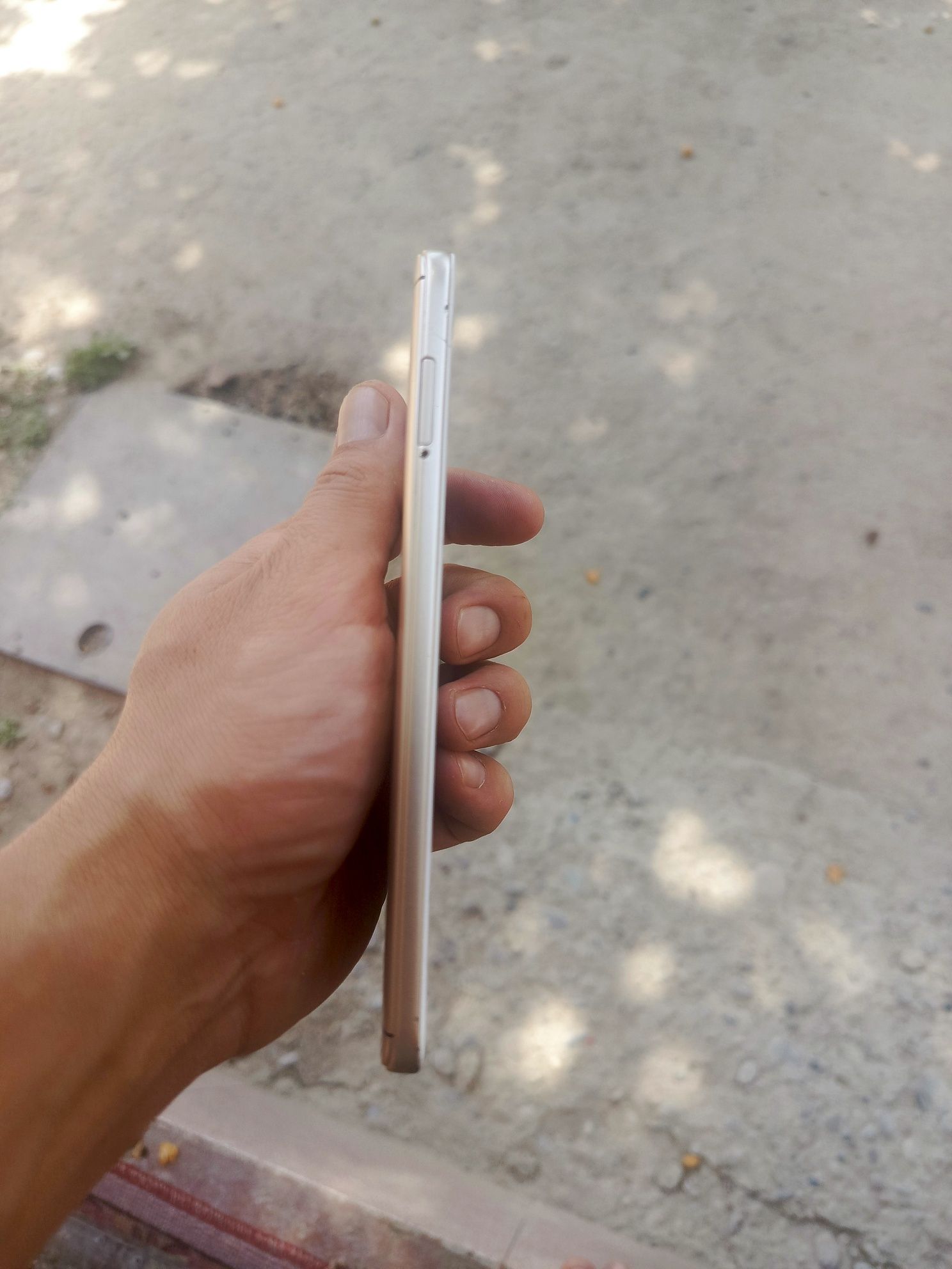 Mi5a telefon sotiladi