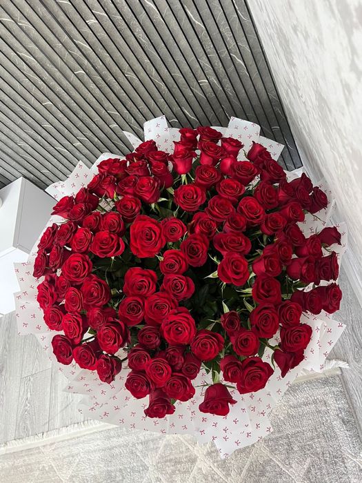 Цветы 101 розы.