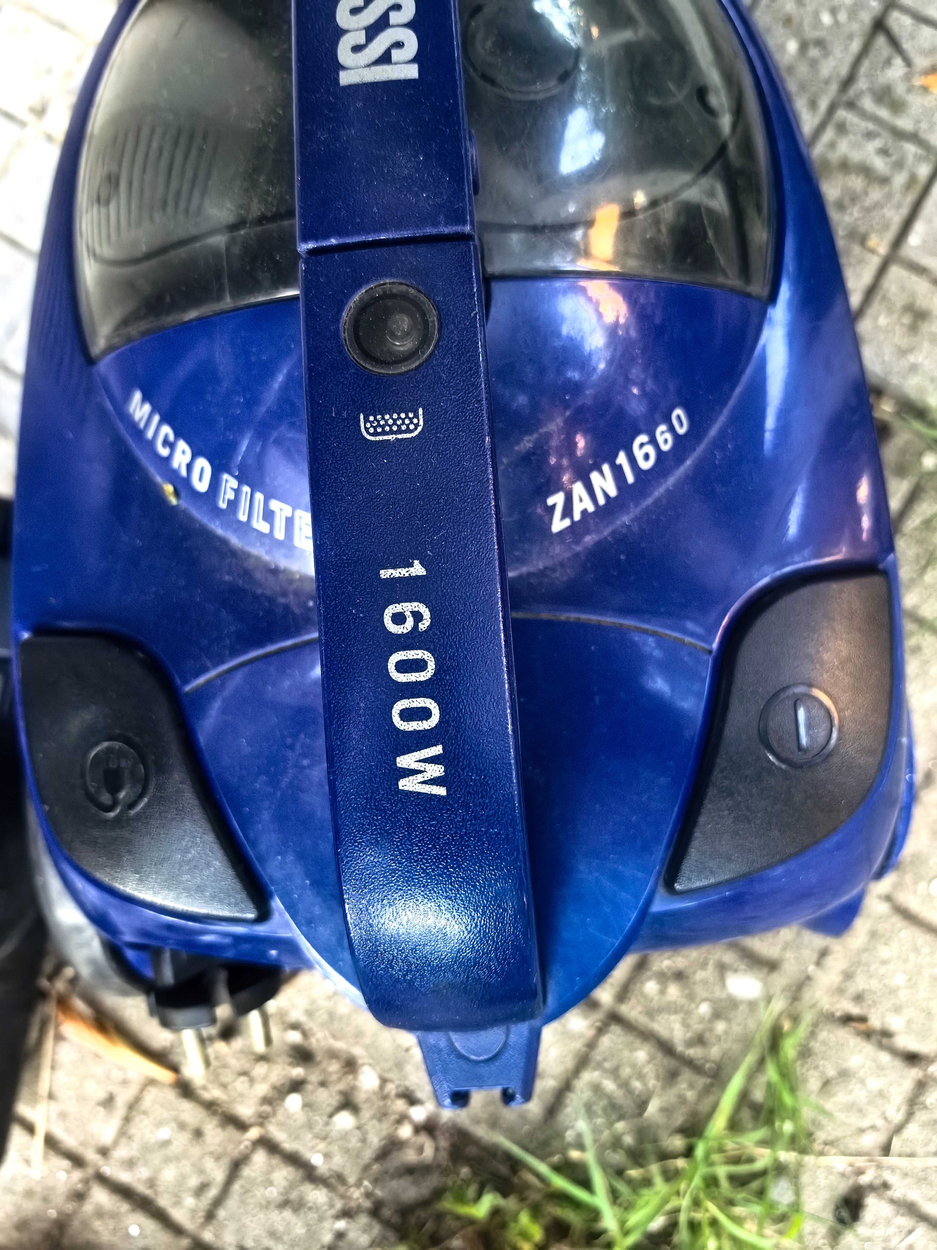 Прахосмукачка Зануси 1600W