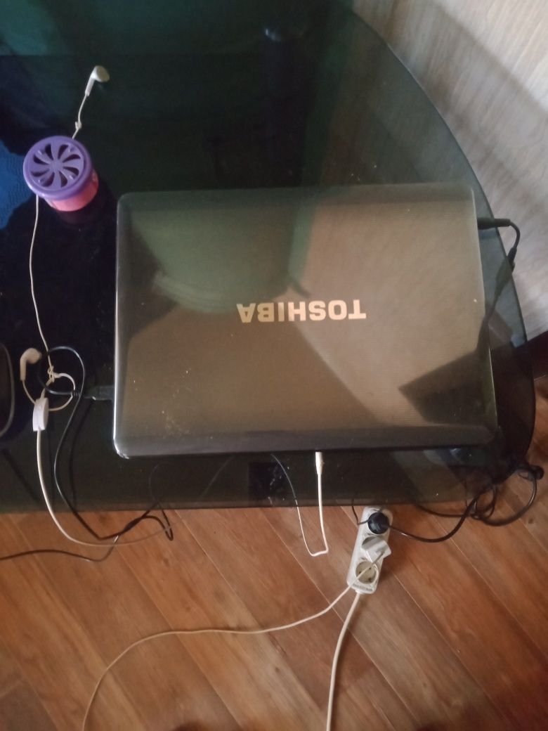 Ноутбук TOSHIBAe
