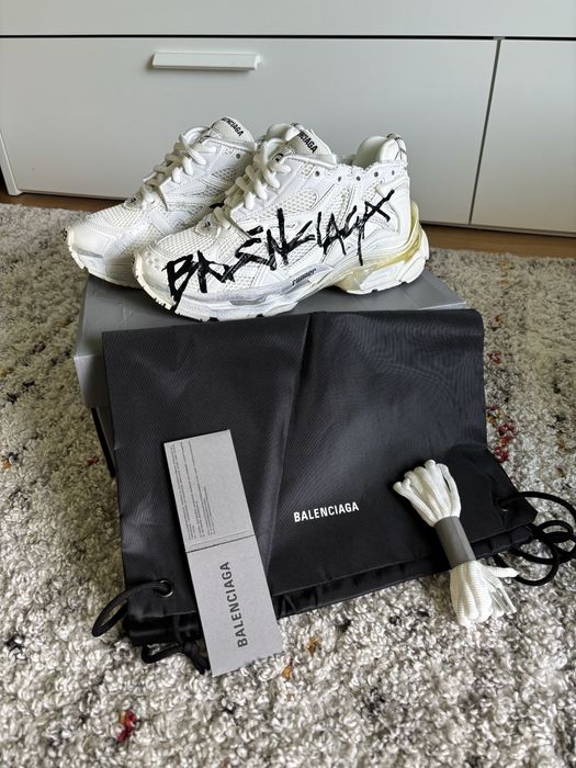Balenciaga Runner Grafiti size 39