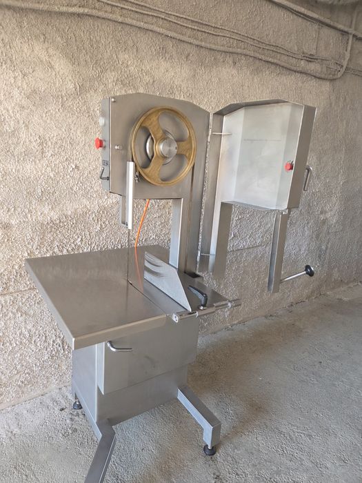 Banzik banzic taiat oase carmangerie macelarie