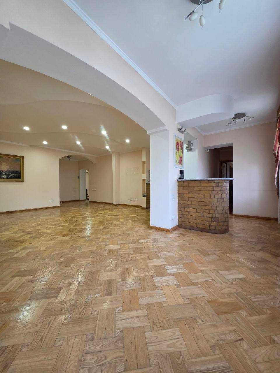 Продаётся 5-ти комнатная квартира Максим Горький