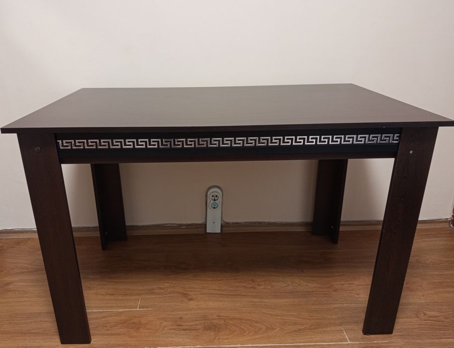 Трапезна маса с кант цвят венге