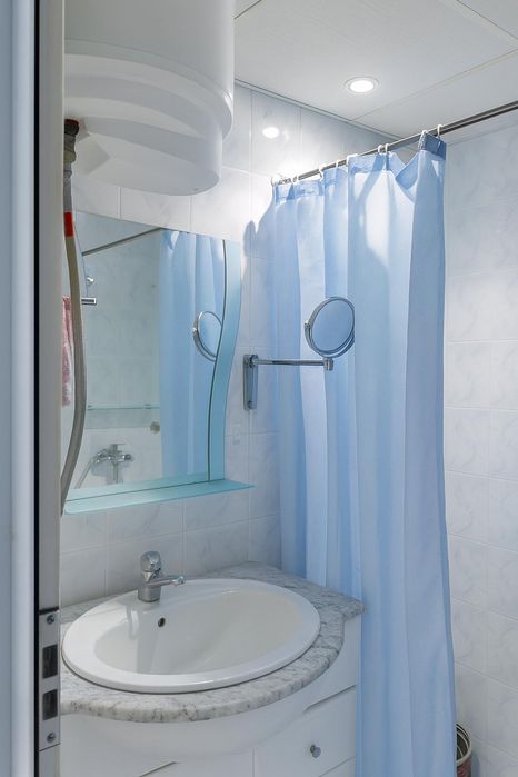 Дава се под наем Тристаен апартамент в Пловдив, Кючук Париж - 70 кв.м за 409 € - Снимка #6