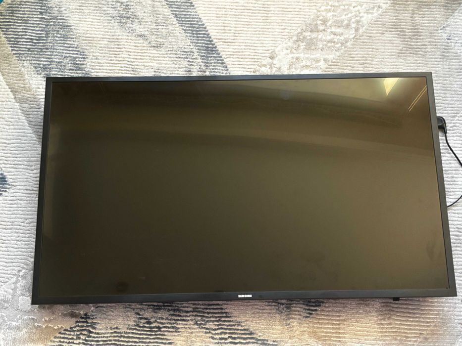 Samsung UE43T5300AU 43 дюйма (108см) диагональ