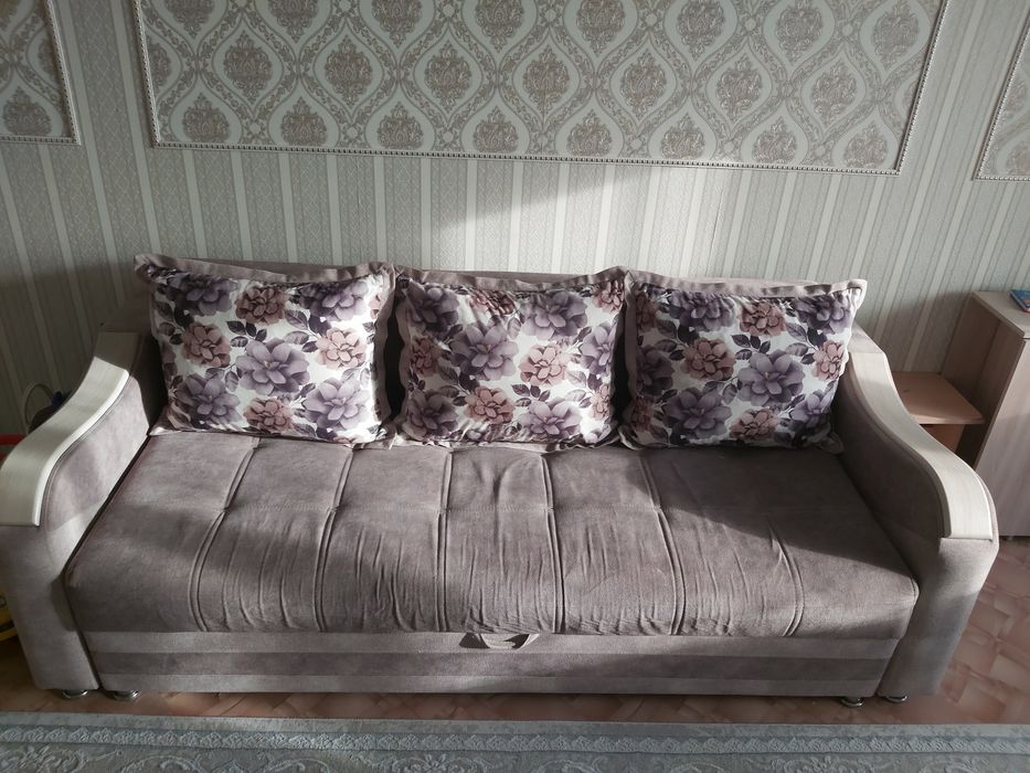 Диван тахта в хорошем состояние