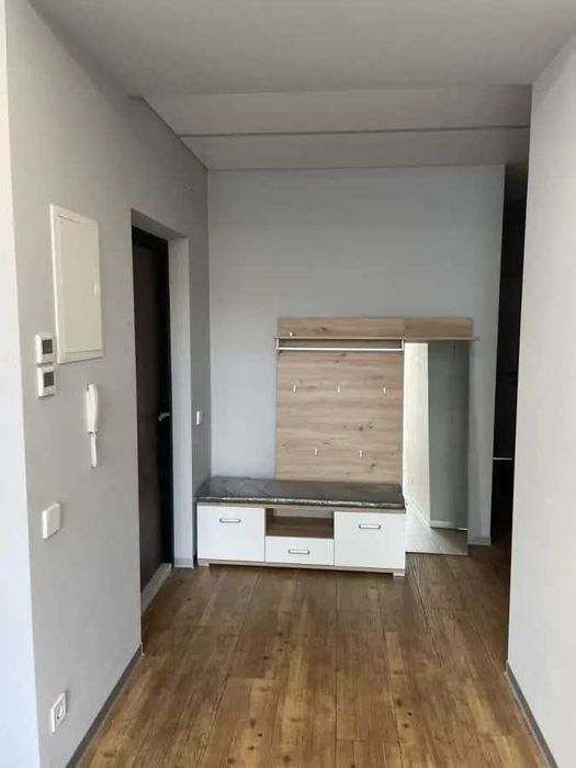 Дава се под наем Тристаен апартамент в София, Зона Б-18 - 100 кв.м за 765 € - Снимка #1