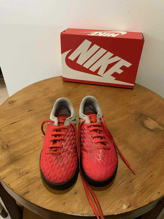 Спортни обувки Nike Бутонки