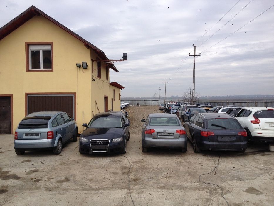 Dezmembrez / Dezmembrari / Piese / Accesorii Audi A8 d4 2012