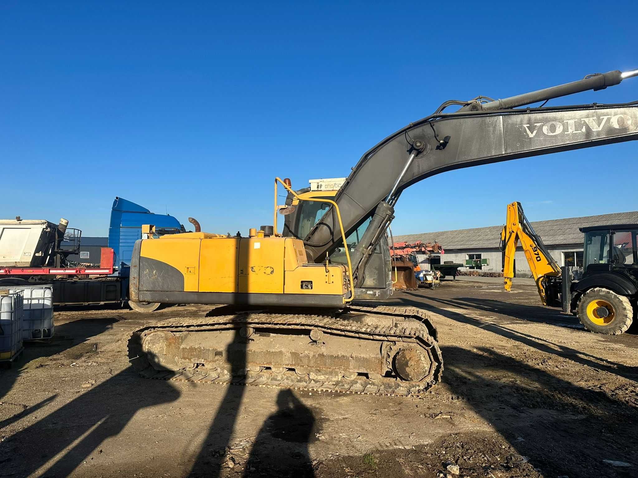 Dezmembrez excavator Volvo EC210 CL