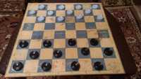 Шашки  и   шахматы и вразнобой шашки и фигурки
