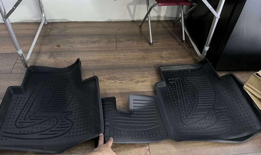 Продам коврики полики Лада Нива новые