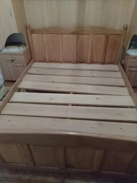 Pat dublu din stejar 2100x1740 cu saltele