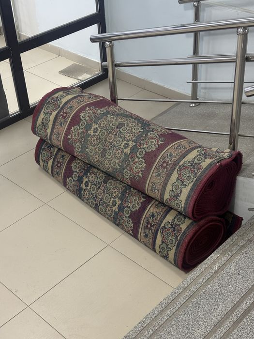 Продам дорожки в зале состояние 40 метров