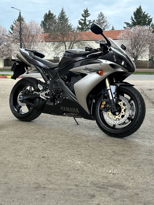 Vand Yamaha R1 impecabila