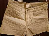 Pantaloni scurti